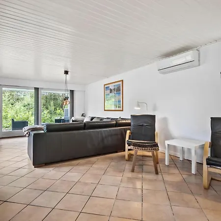 4 Bedroom In Holiday home *