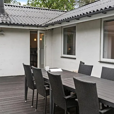 4 Bedroom In *